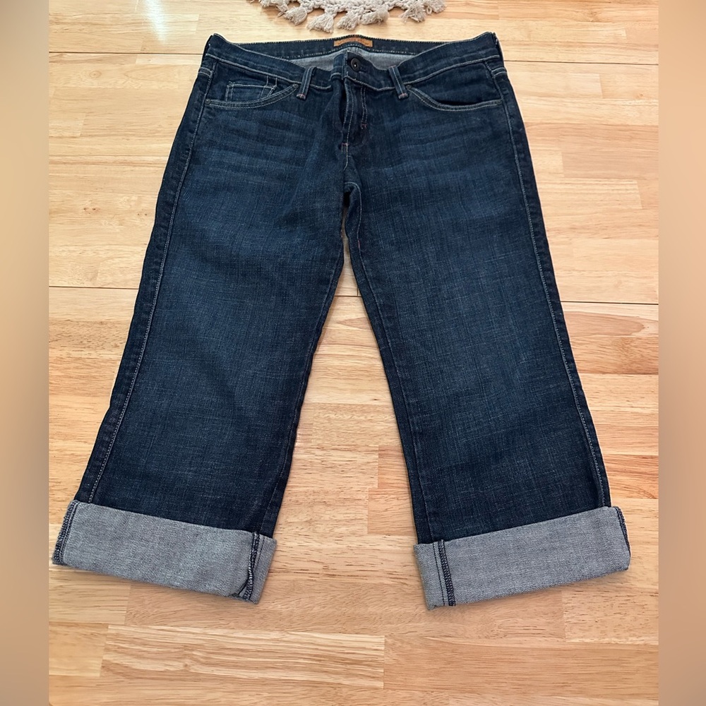 NWOT James Jeans - Capri Style - Size 31